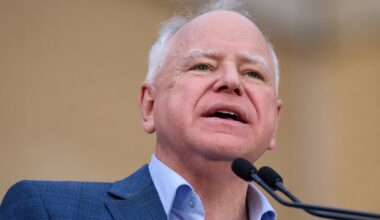 Tim Walz stapt uit verkiezingsrace Minnesota, wil subsidieschandaal aanpakken