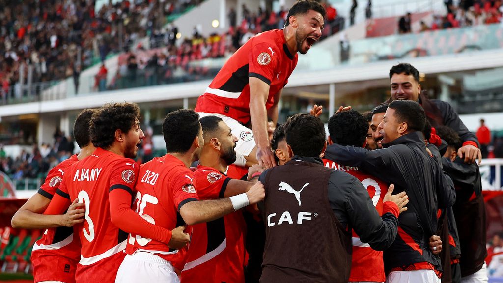 Egypte en Salah met pijn en moeite naar kwartfinales Afrika Cup