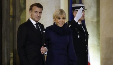 Boetes, celstraf en anti-pestcursus voor online beledigen presidentsvrouw Brigitte Macron - NOS