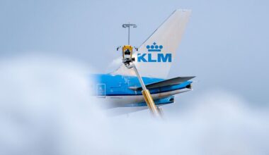 Waarom sneeuwbuien het spoor en Schiphol zo snel ontregelden