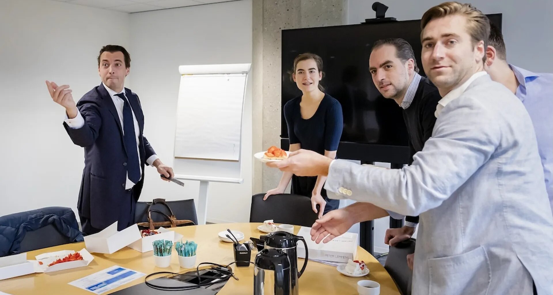 FvD melkt wachtgeldregeling Tweede Kamer uit - Joop