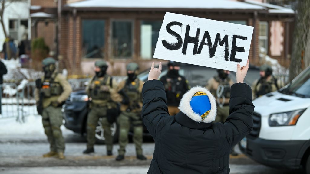 Duizenden bij wake in VS voor vrouw die door ICE-agent werd doodgeschoten