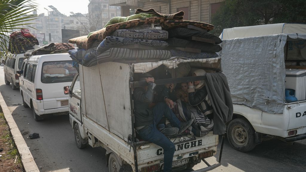 Syrische leger voert aanvallen uit op Aleppo, tienduizenden inwoners op de vlucht