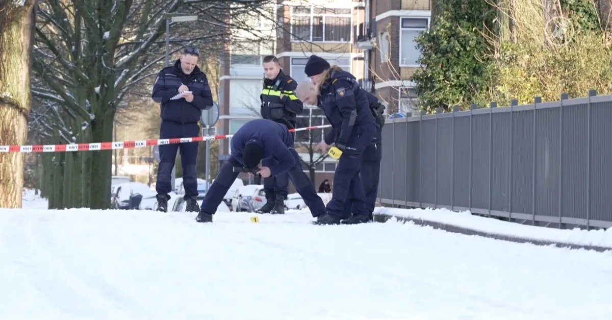 Twee jongeren aangehouden om dood man (60) Schiedam na gooien sneeuwballen