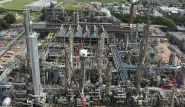 Vakbonden bezorgd over verkoop chemiebedrijf Sabic in Limburg