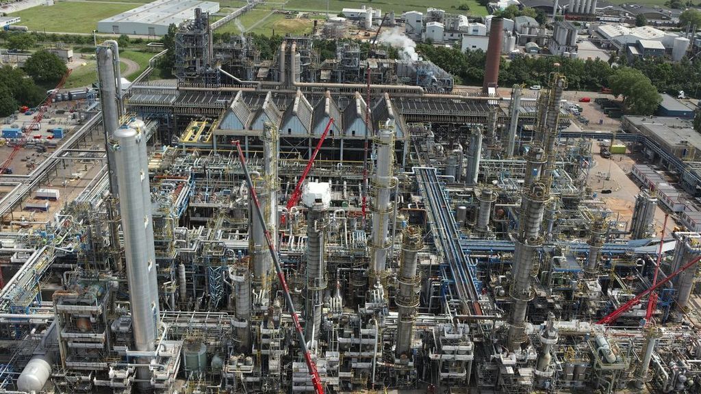 Vakbonden bezorgd over verkoop chemiebedrijf Sabic in Limburg