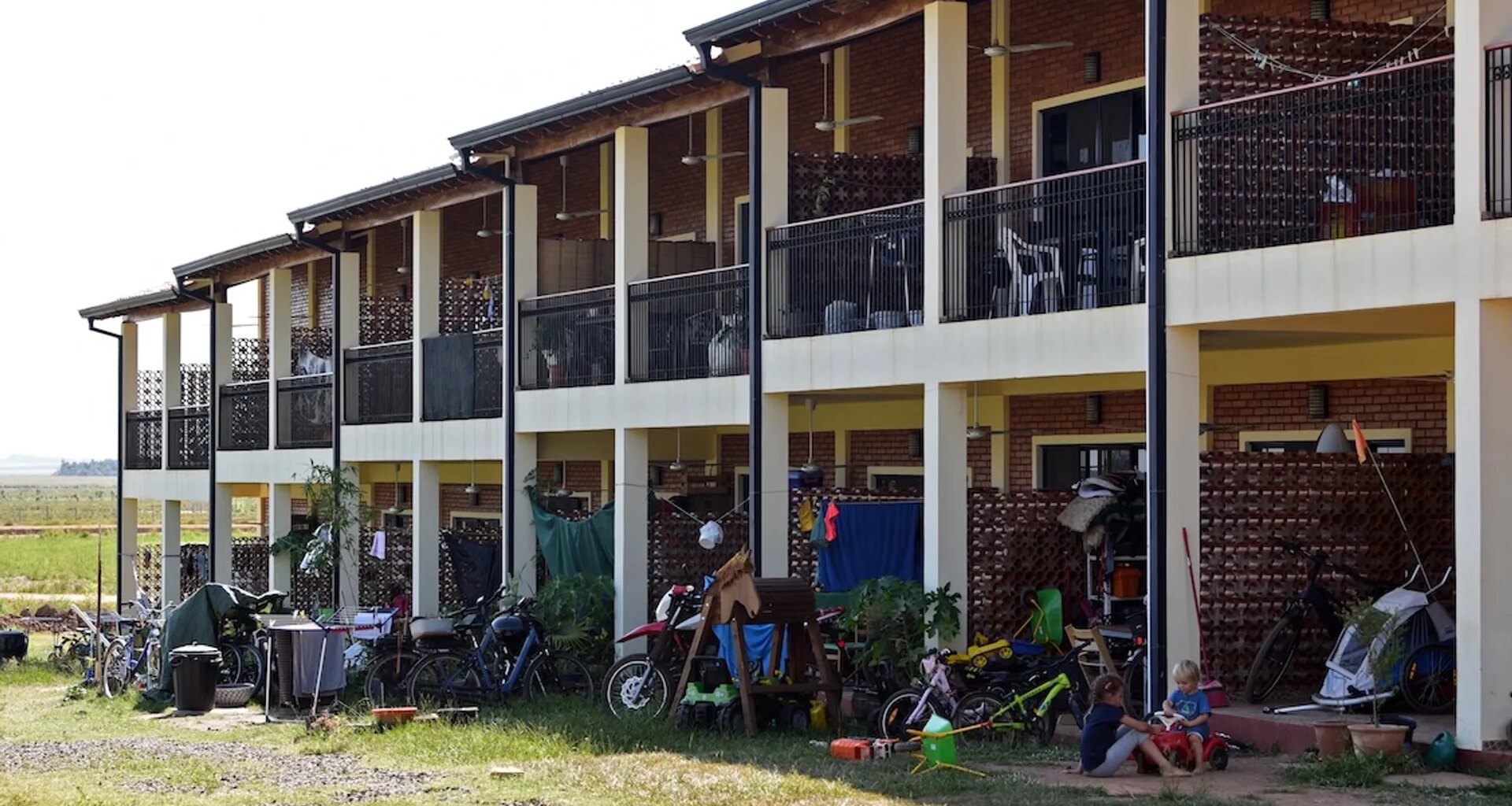 Extreem-rechtse Nederlanders denken in Paraguay het paradijs te vinden, ze zijn niet de eersten - Joop