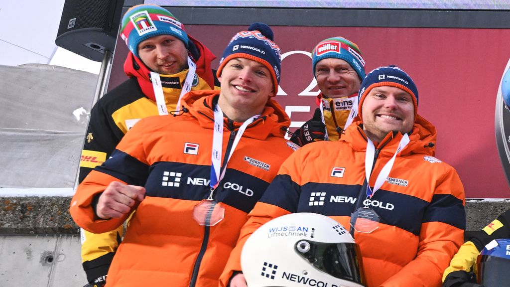 Nederlandse tweemansbob plaatst zich met geleende slee voor Olympische Spelen