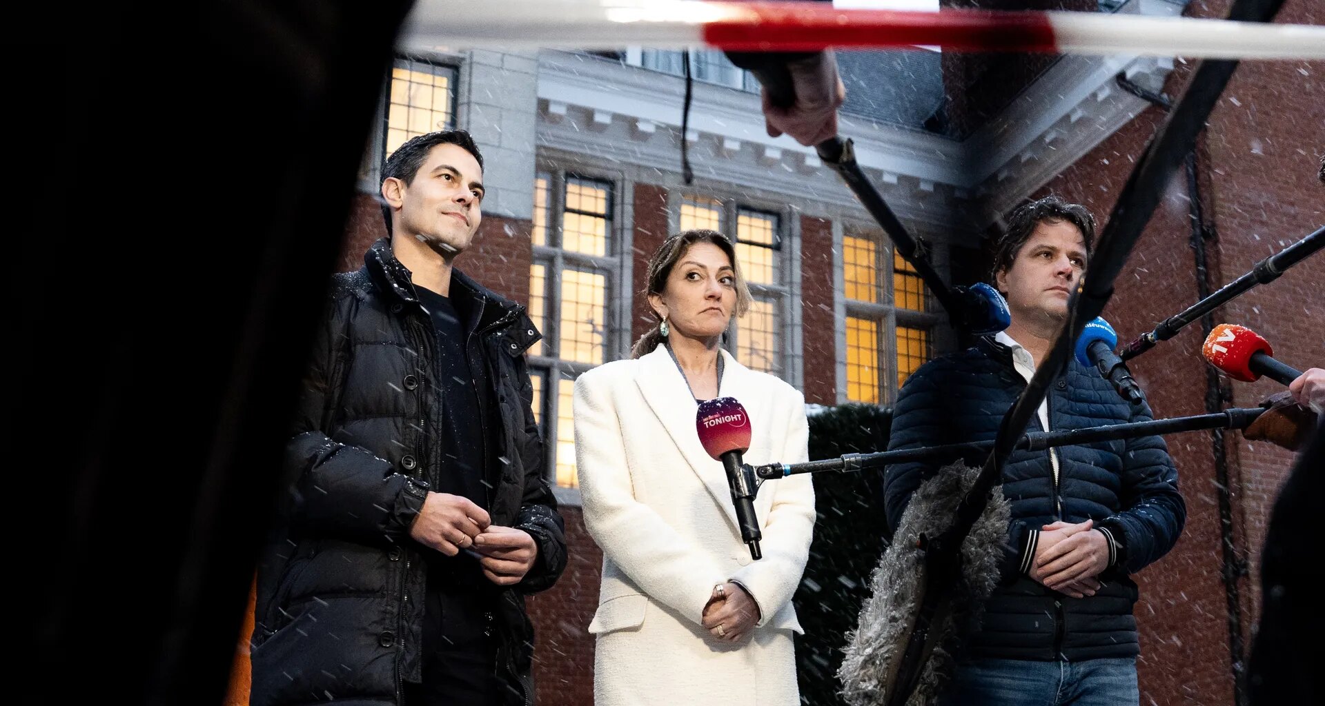 Den Haag is bezig met ideologie terwijl de wereld brandt - Joop