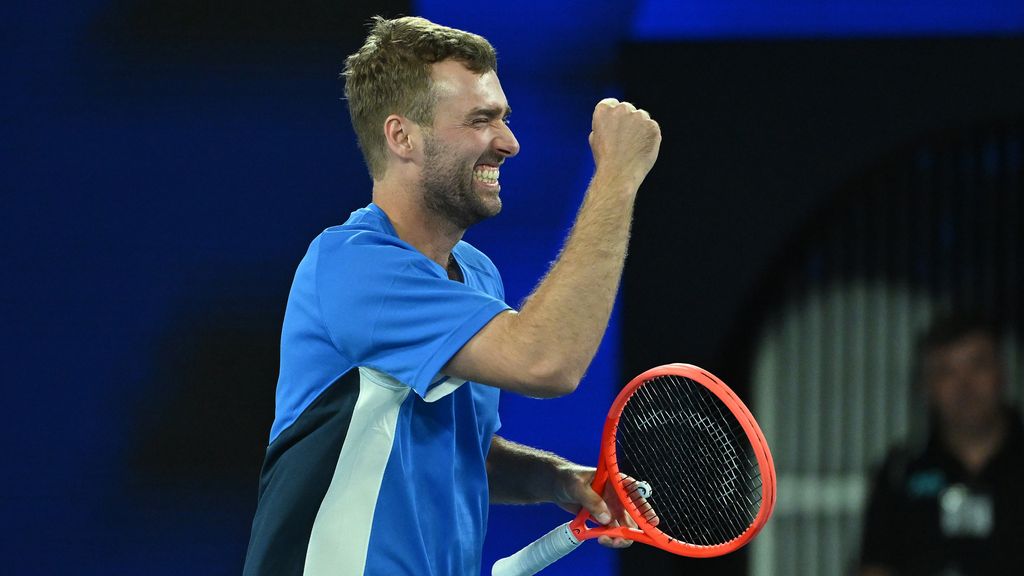 Amateurtennisser klopt Sinner en wint miljoen dollar in 'One Point Slam'