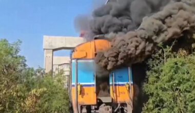 Doden en gewonden nadat bouwkraan op trein valt in Thailand