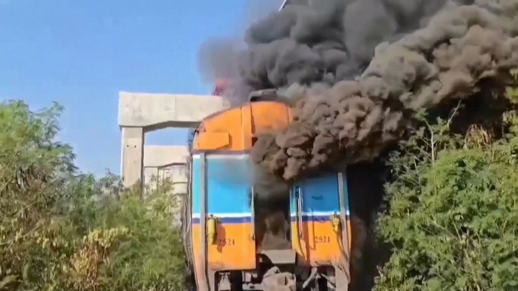 Doden en gewonden nadat bouwkraan op trein valt in Thailand