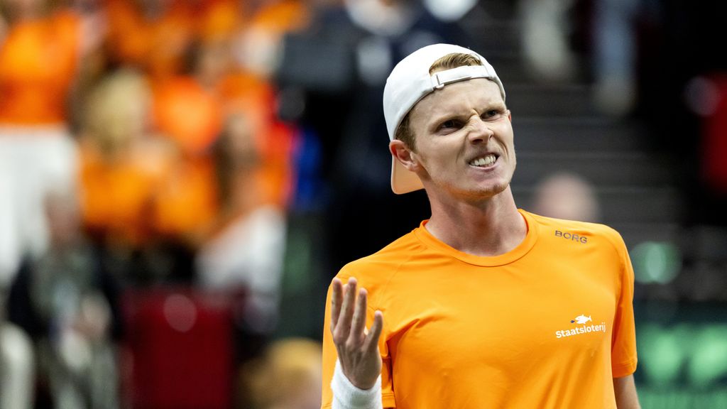 Tennisser De Jong loot met Medvedev het zwaarst van Nederlanders bij Australian Open