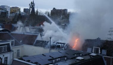 Vier gewonden bij brand in centrum Utrecht na explosies, meerdere panden ingestort