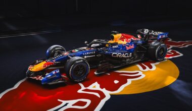 Glanzende nieuwe F1-auto Verstappen is knipoog naar eerste Red Bull-bolide