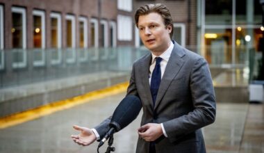 Niet één, maar twee Nederlandse militairen naar Groenland