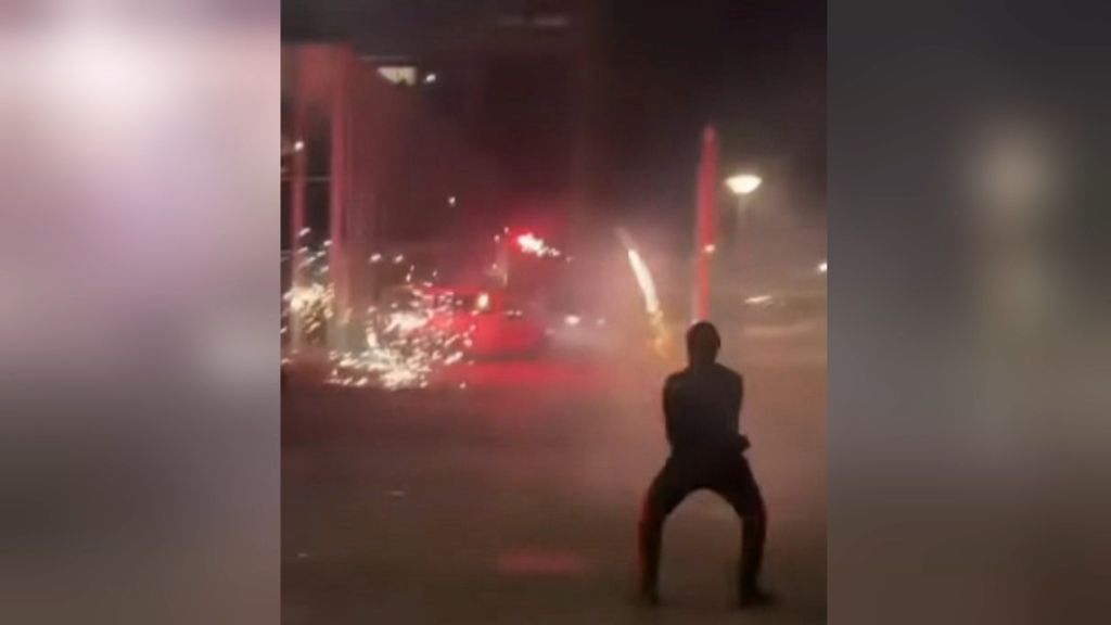 Celstraf voor man die agenten beschoot met vuurwerkmitrailleur