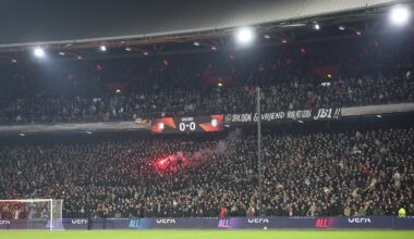 Feyenoord-fan gooit vuurwerk naar andere fans en wordt meteen 'naar beneden geslagen'