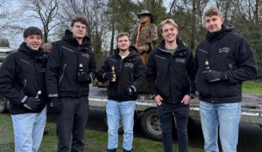 Oudejaarsstunt van De Oliebol met Harry Muskee vanwege naoberschap