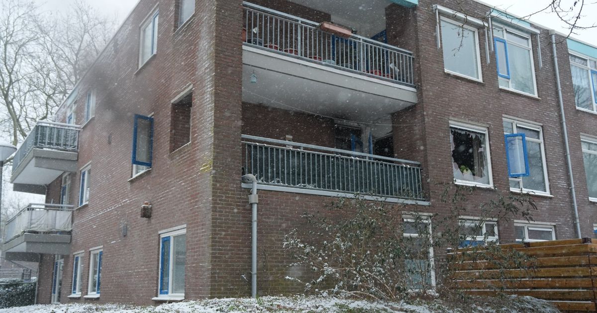 112-nieuws: Zorgmedewerker ademt rook in bij brand in Stad