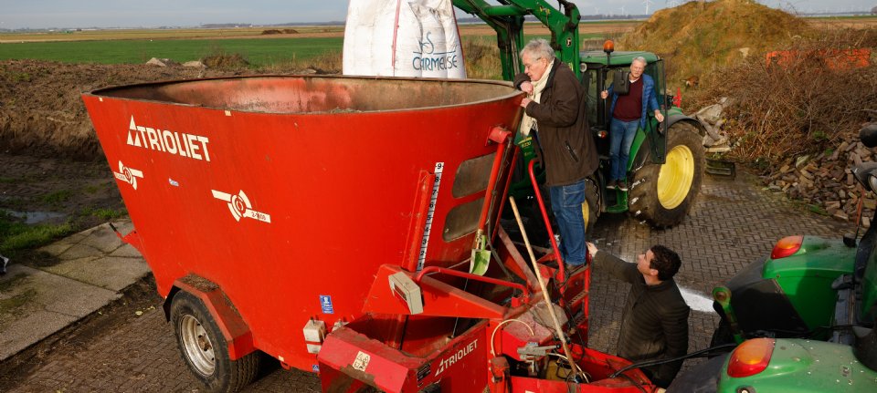 Melkveehouder experimenteert met opwaarderen van vaste fractie