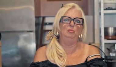 Monique en Mike ontdaan door vertrek Denise in De Hanslers: 'Met stomheid geslagen' - RTL.nl