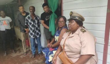 Dc Paramaribo-Zuid bezoekt nabestaanden na dood 8-jarige Jaden Bhola