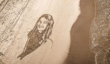 Jade Kops in zand van haar geliefde strand vastgelegd: 'Prachtig'