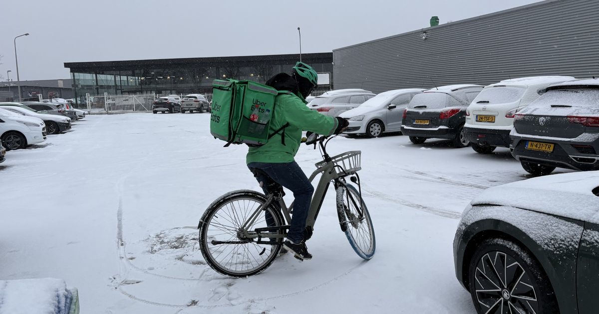 Sneeuw eist tol voor pizzeria en bezorgers: 'Ik mis 85 procent van mijn omzet'