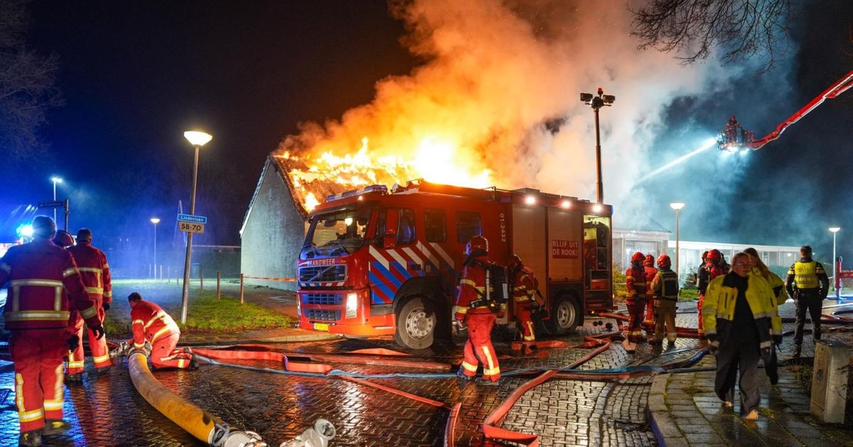 Drie woningen door brand verwoest in Nieuwe Pekela: 'Die mensen hebben een soort hel meegemaakt'