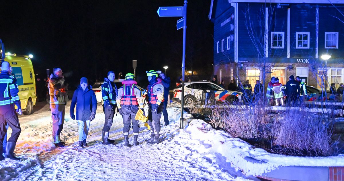 Tientallen vrijwilligers zoeken in vrieskou naar vermiste jongen in Steenwijk - RTV Oost