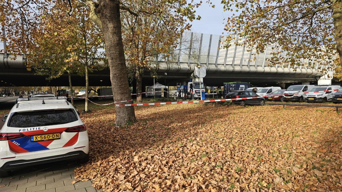 Politie gaat uit van noodlottig ongeval bij dood 38-jarige vrouw in water Heemstedestraat