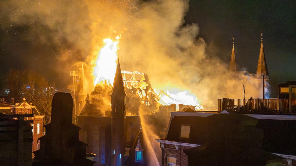 Gemeente overweegt om vier ton in herbouw Vondelkerk te steken