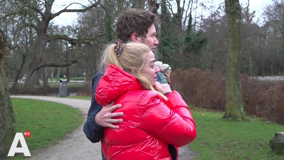 Buurvrouw in tranen om verwoeste Vondelkerk: "Alsof m'n ziel kapot is gegaan"