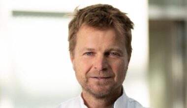 Plastisch chirurg blikt terug op Nieuwjaarsbrand in Volendam: "Heeft me sterker gemaakt" - NH Nieuws