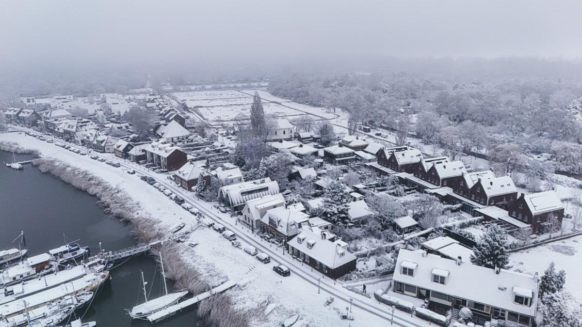 Amsterdam van boven: winterse dronebeelden in Oost en Noord - AT5