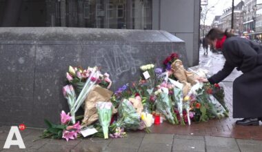 Bloemen neergelegd bij plek waar fietsster (25) overleed in De Pijp: "Ik ben er stil van"