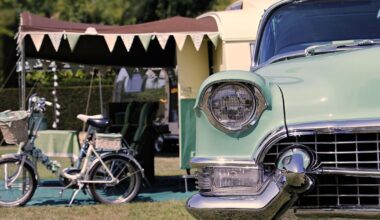 Barendrechtse zedenzaak: beneden vieren vrienden oud en nieuw, boven misbruikt Mels van B. hun dochtertje