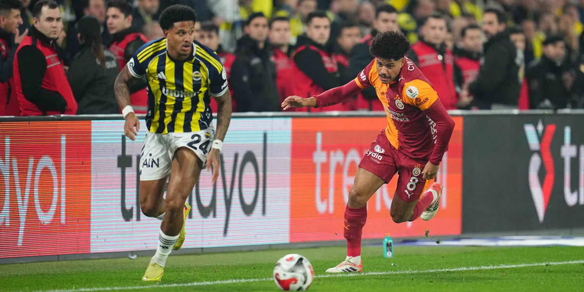 Jayden Oosterwolde in beeld bij AS Roma