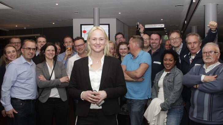 Feest bij Lokaal Belang en lijsttrekker Mijntje Pluimers na de gemeenteraadsverkiezingen in 2018.