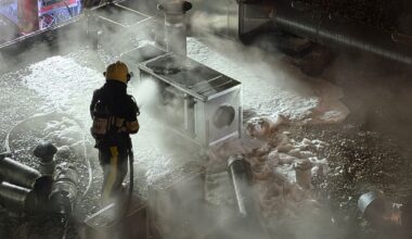 Brand op dak van restaurant in Heerenveen | Fietser gewond bij aanrijding met vrachtwagen in Sint Annaparochie