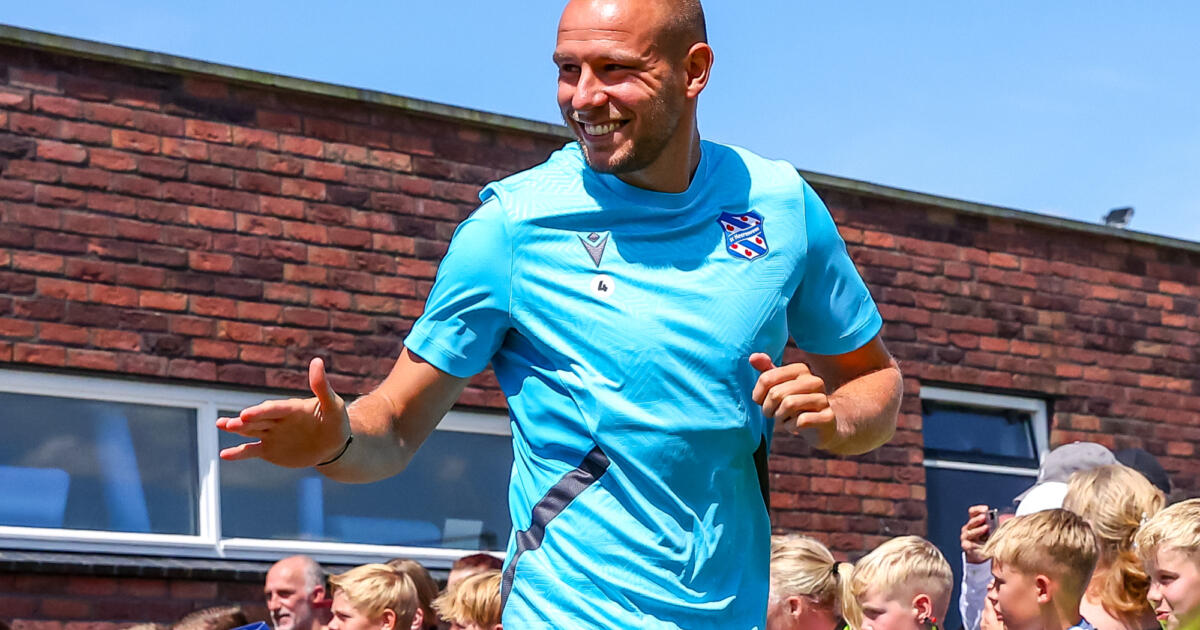 Van Beek geniet in Qatar: "Dan deelt de sjeik enveloppen…