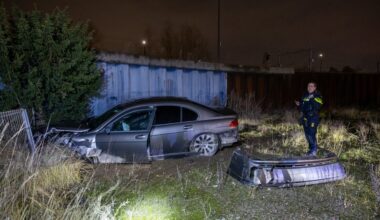 Automobilist maakt duikvlucht vanaf Vulcaanweg