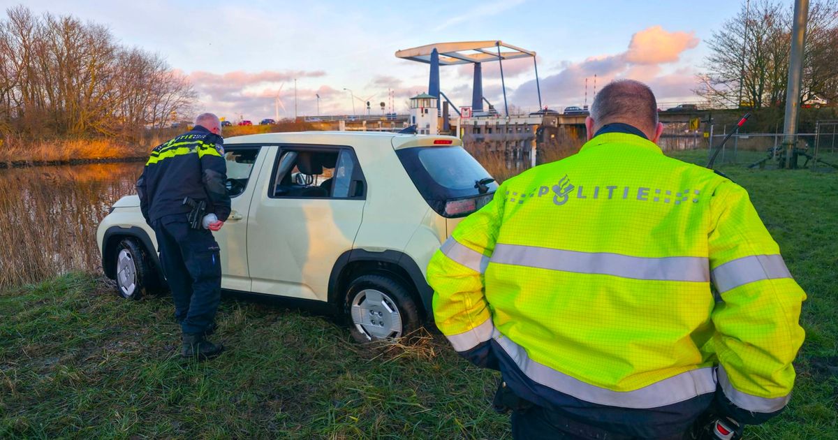 112-nieuws: Gestolen auto teruggevonden in Eemskanaal • Drie aanhoudingen bij verkeerscontrole A7