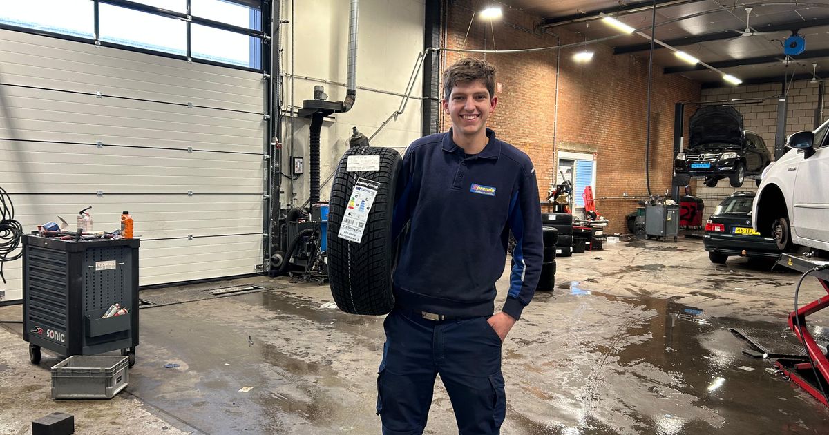 Zomerbanden eraf, winterbanden erop: topdrukte bij Zwolse garage door sneeuwval - RTV Oost