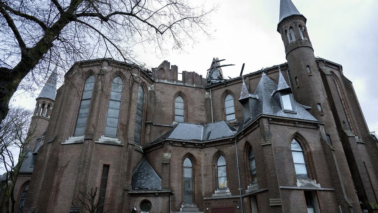 Restauratie Vondelkerk haalbaar, ‘moet wel snel een dak op’ - Het Financieele Dagblad