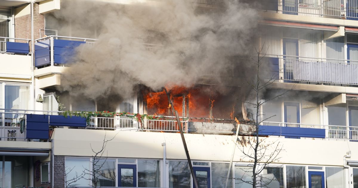Brand in flat in Assen geblust, meerdere woningen onbewoonbaar