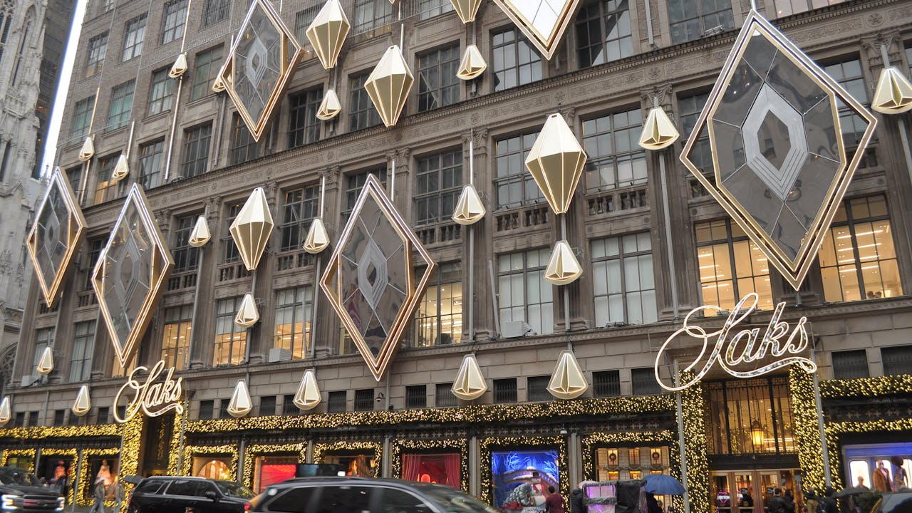 Ceo van Saks stapt binnen twee weken weer op - Het Financieele Dagblad