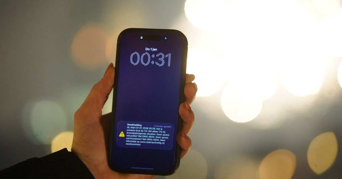 Na extreme drukte bij 112, is alarmnummer nu weer beter bereikbaar - RTV Oost