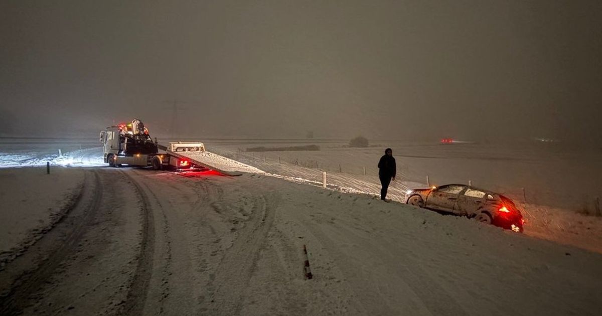 Ongelukken door gladheid: "De ene na de andere vrachtwagen glijdt van de weg"